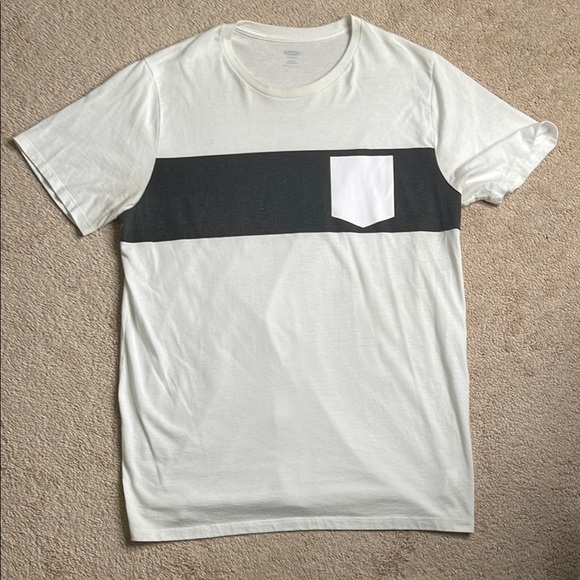 Old Navy Short Sleeve Tee in Black and White - Picture 1 of 5